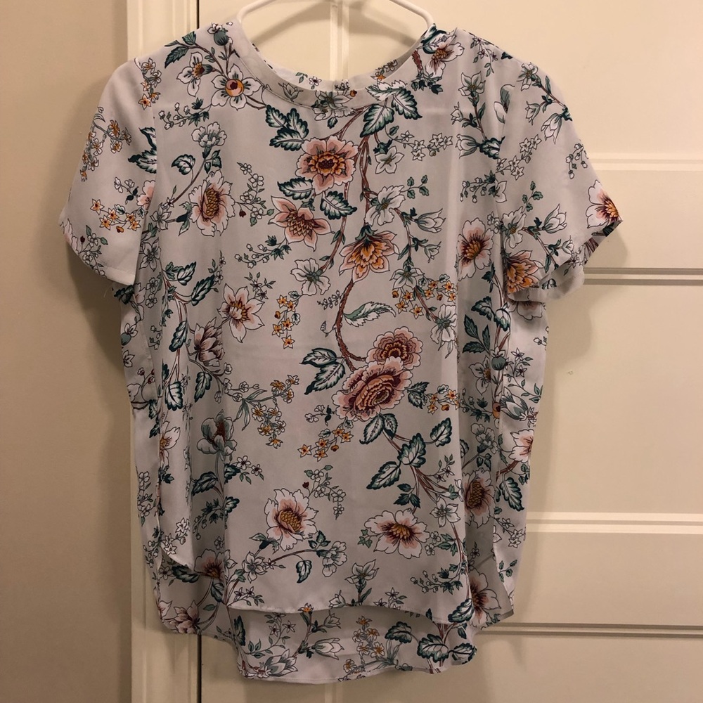 Flowery short sleeve shirt